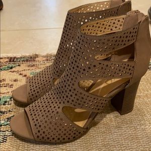 Open toe summer heels